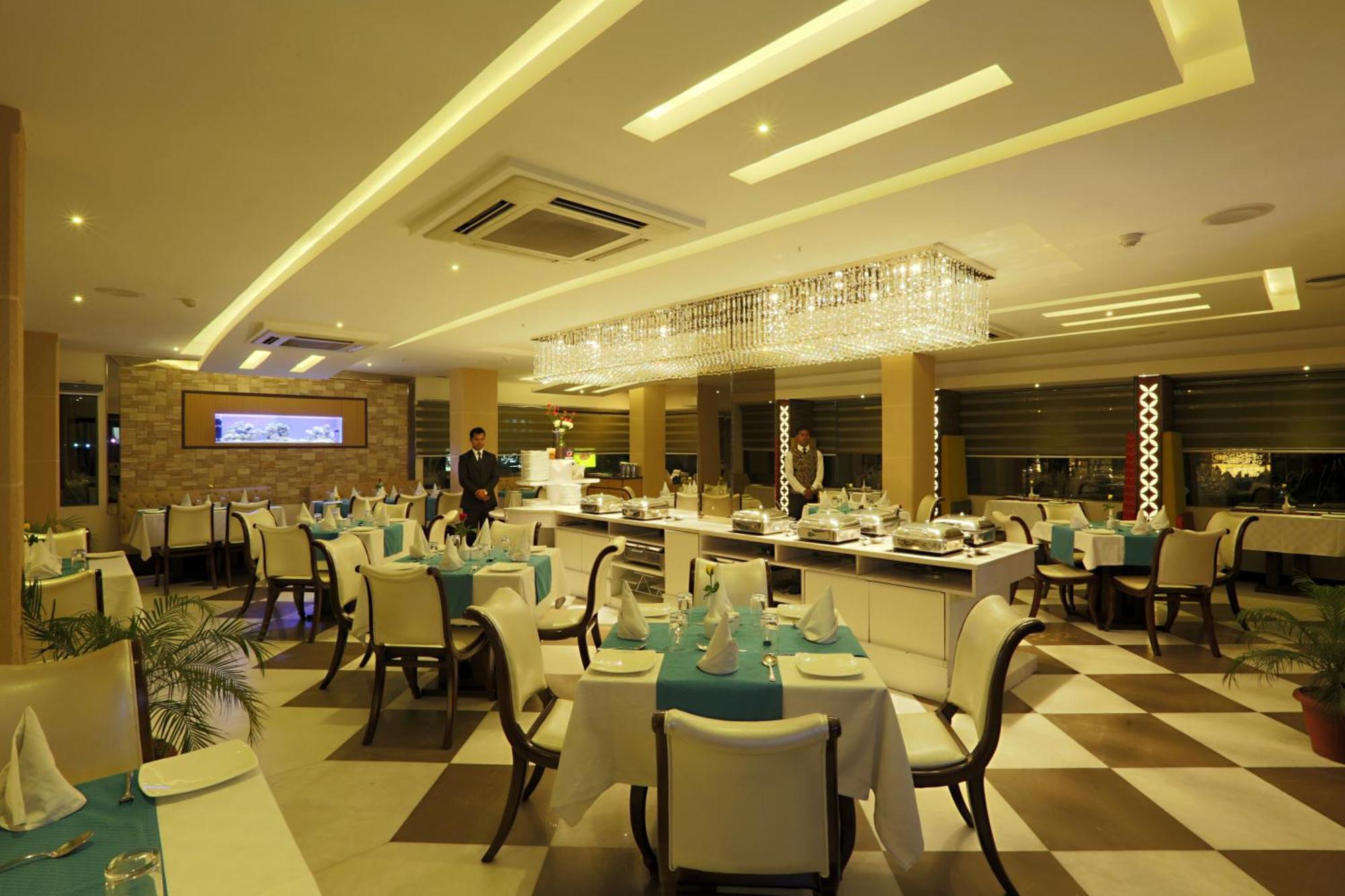 Luxury Delhi Airport 4* New Delhi