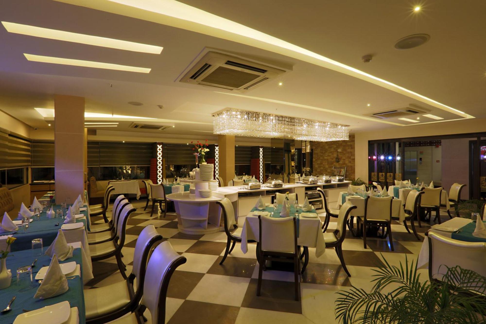 Luxury Delhi Airport Hotel New Delhi