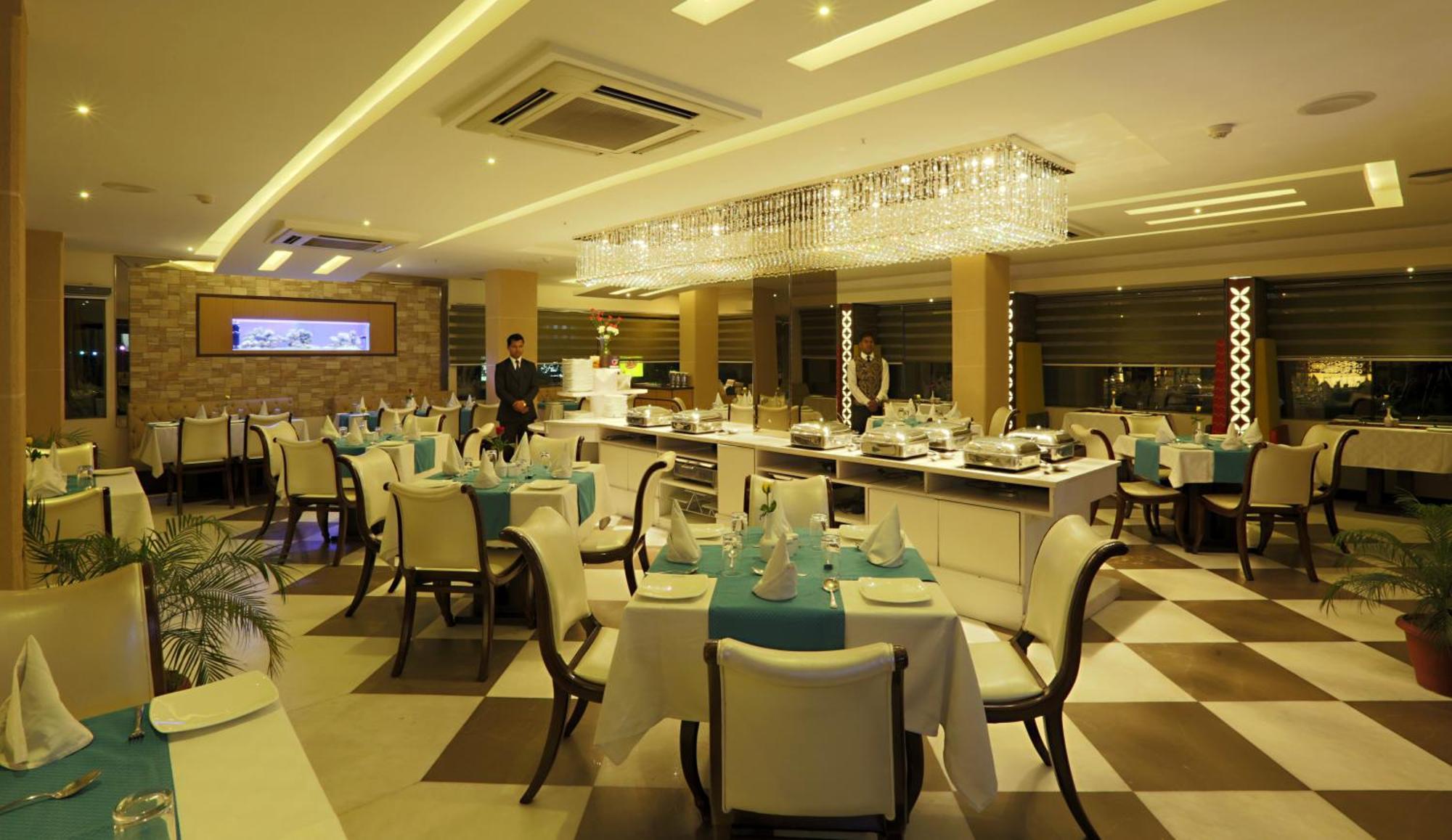 Luxury Delhi Airport New Delhi