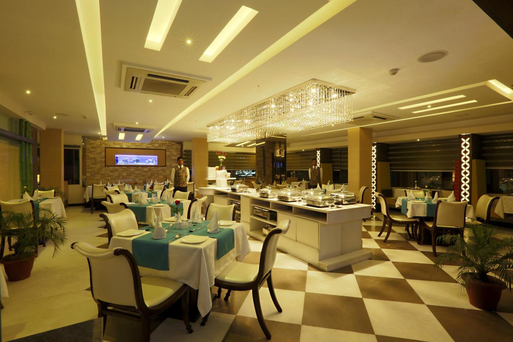 Luxury Delhi Airport 4*