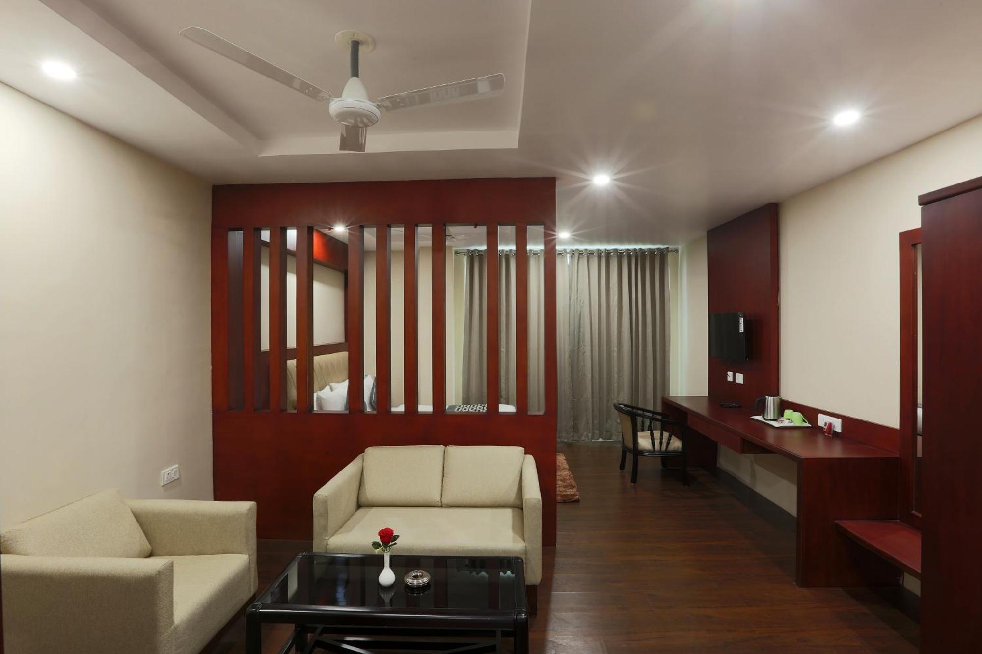 Luxury Delhi Airport Hotel New Delhi
