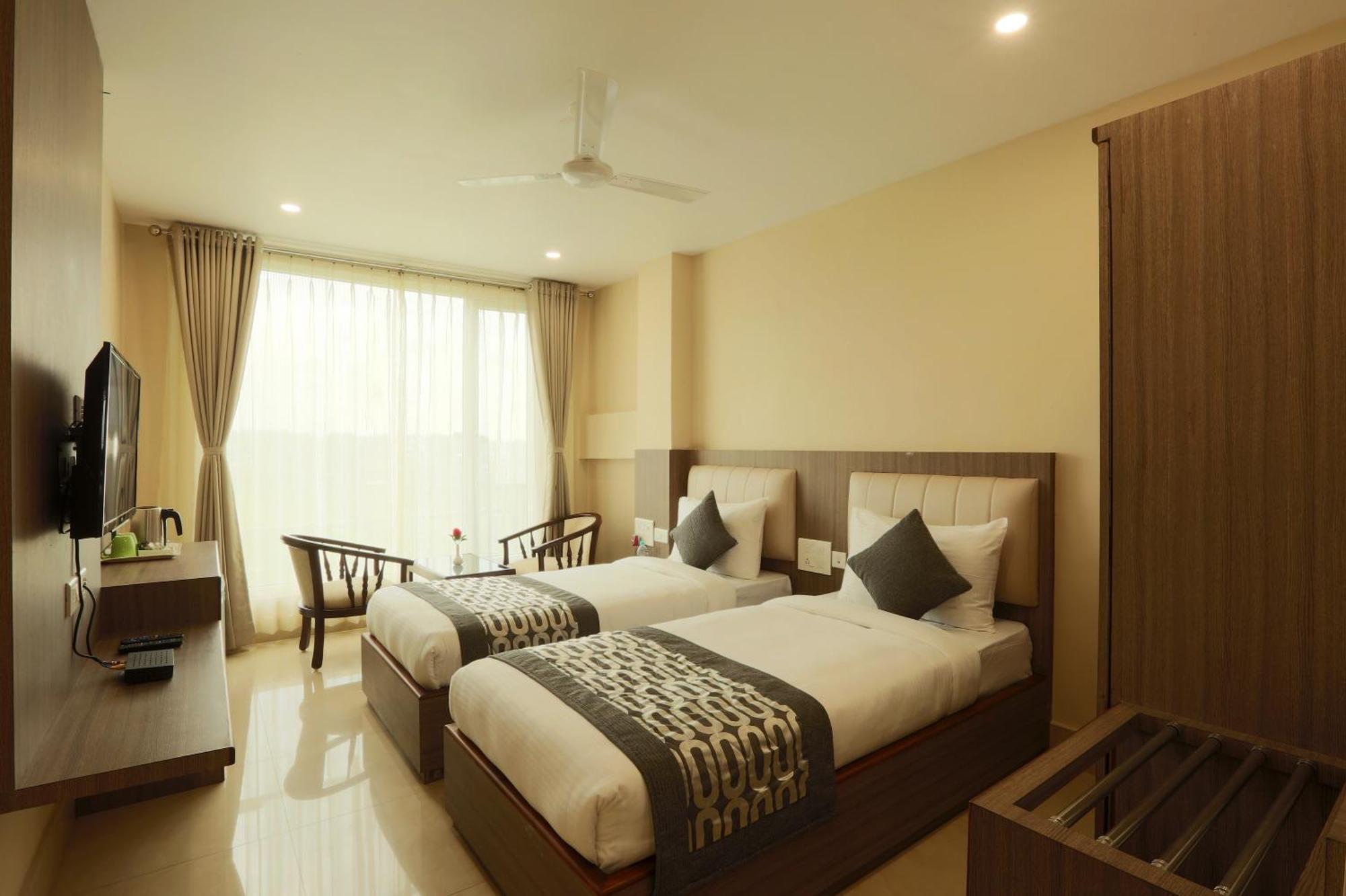 Hotel Luxury Delhi Airport 4*