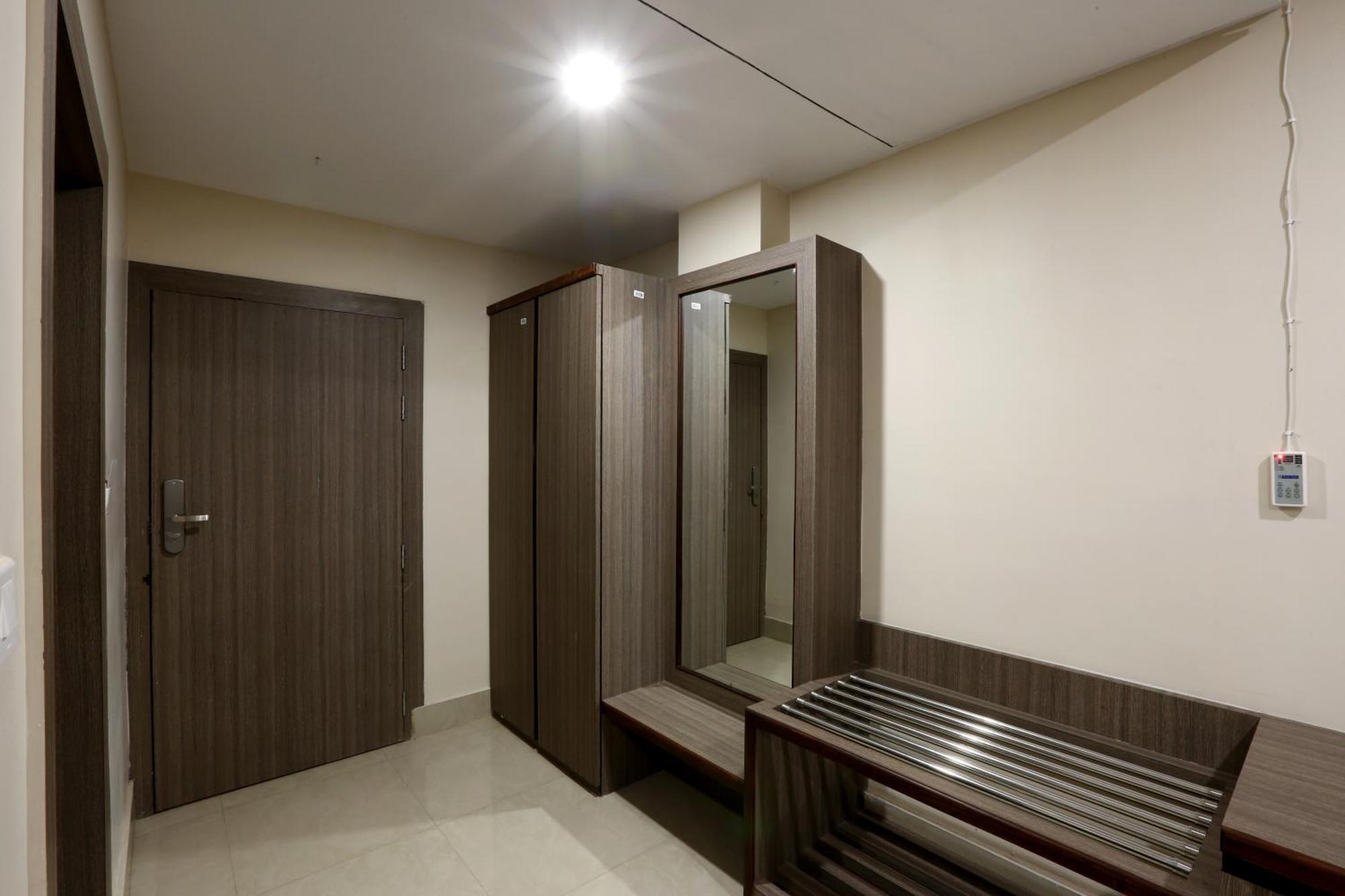 Hotel Luxury Delhi Airport 4*