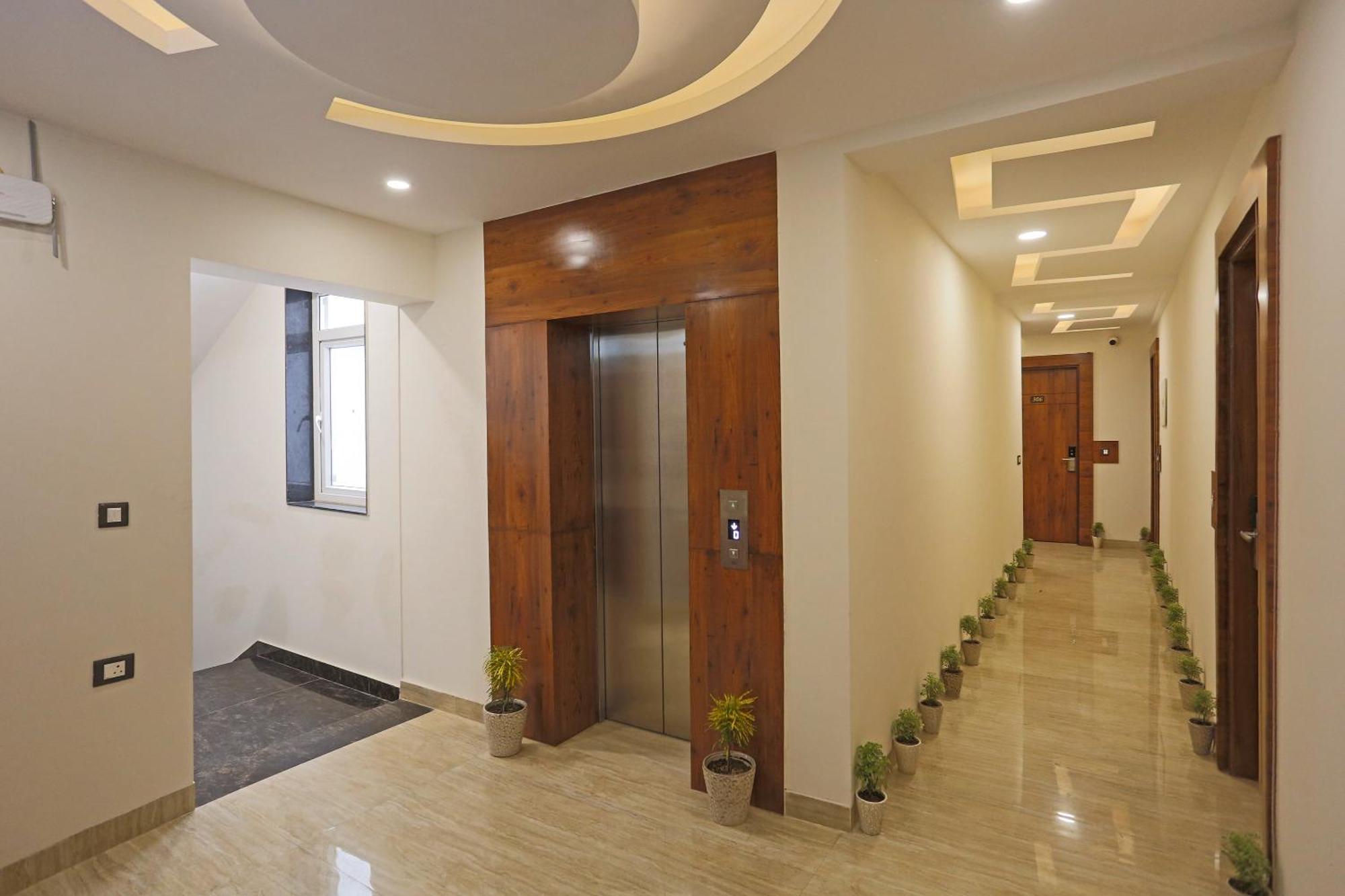 Luxury Delhi Airport 4*