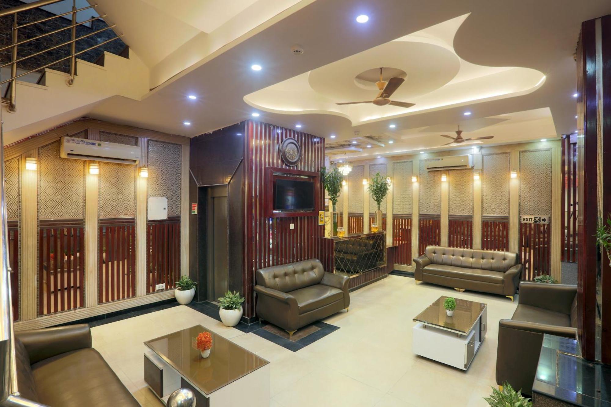 Luxury Delhi Airport Hotel 4*