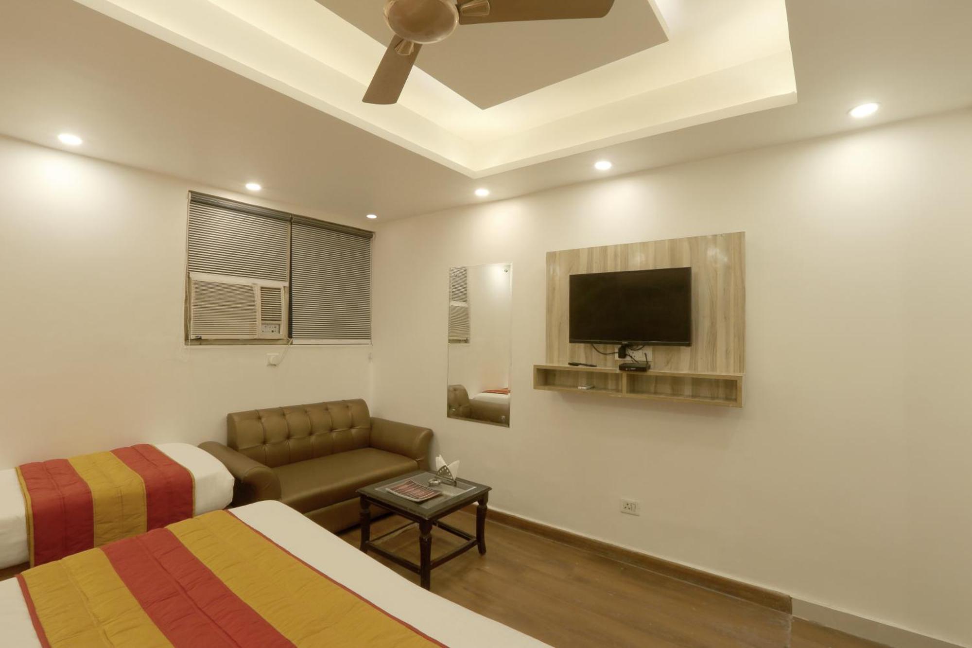 Luxury Delhi Airport Hotel 4*