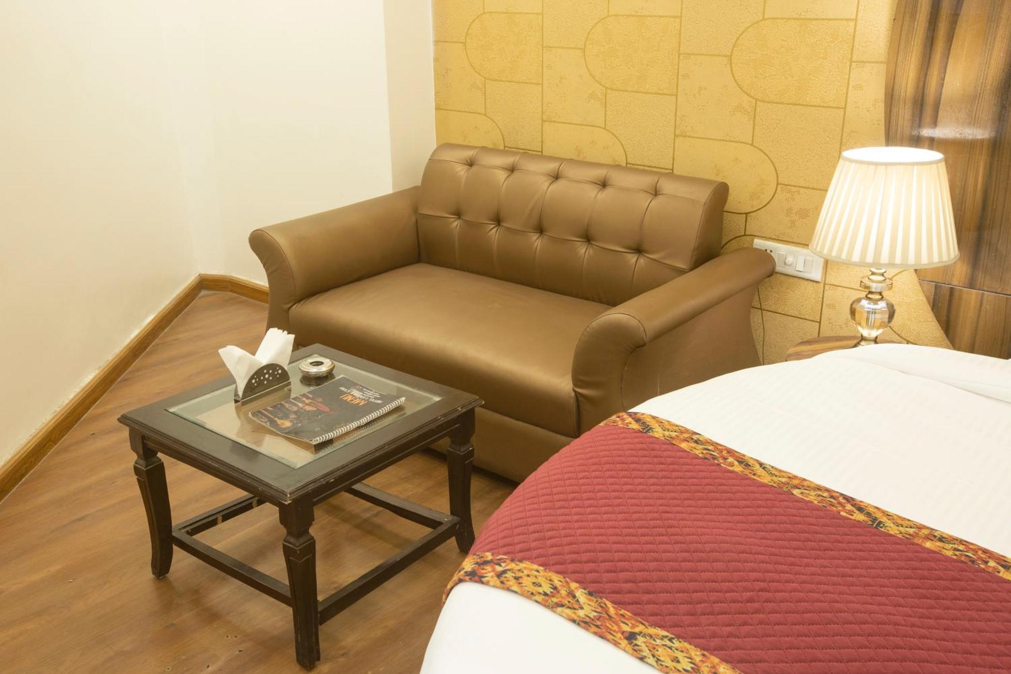 Hotel Luxury Delhi Airport 4*
